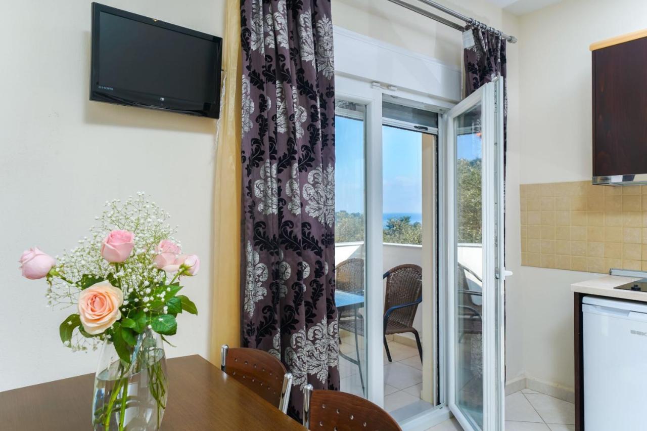 Ilias Apartments Chrysi Ammoudia Bagian luar foto