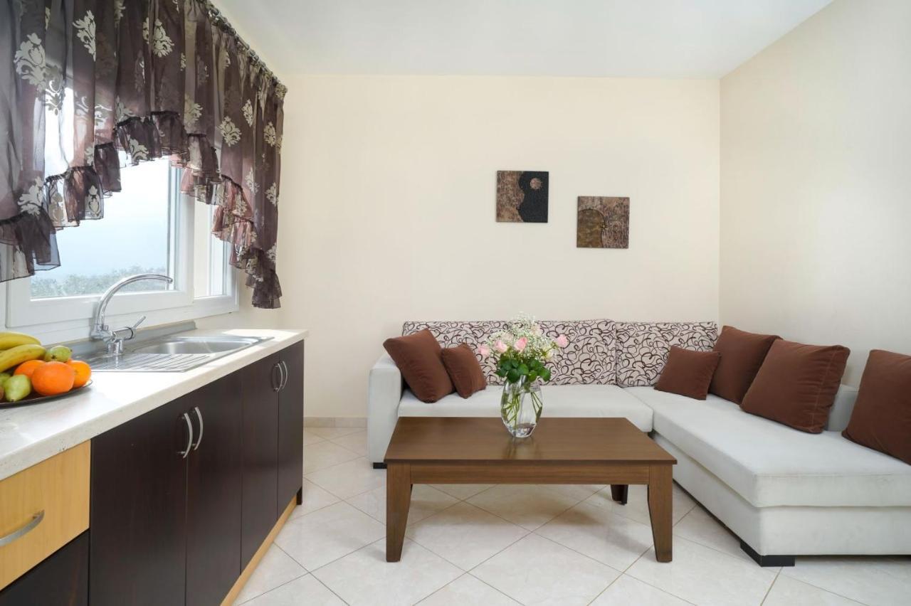 Ilias Apartments Chrysi Ammoudia Bagian luar foto
